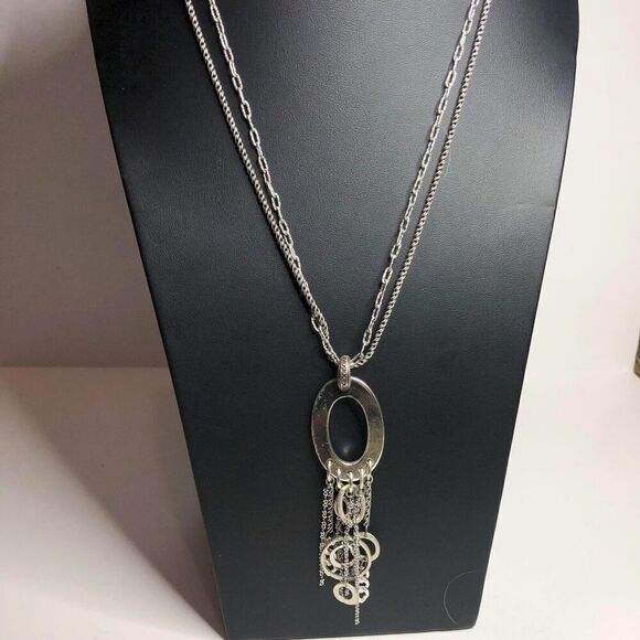 1720 CHICO'S silver tone Oval dangle pendant silvertone necklace 28-30" - Picture 2 of 3